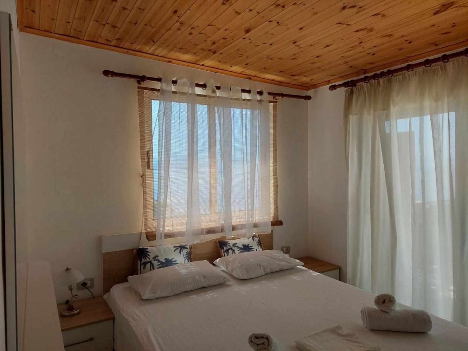 Qeparo Antonio Rooms Exteriör bild